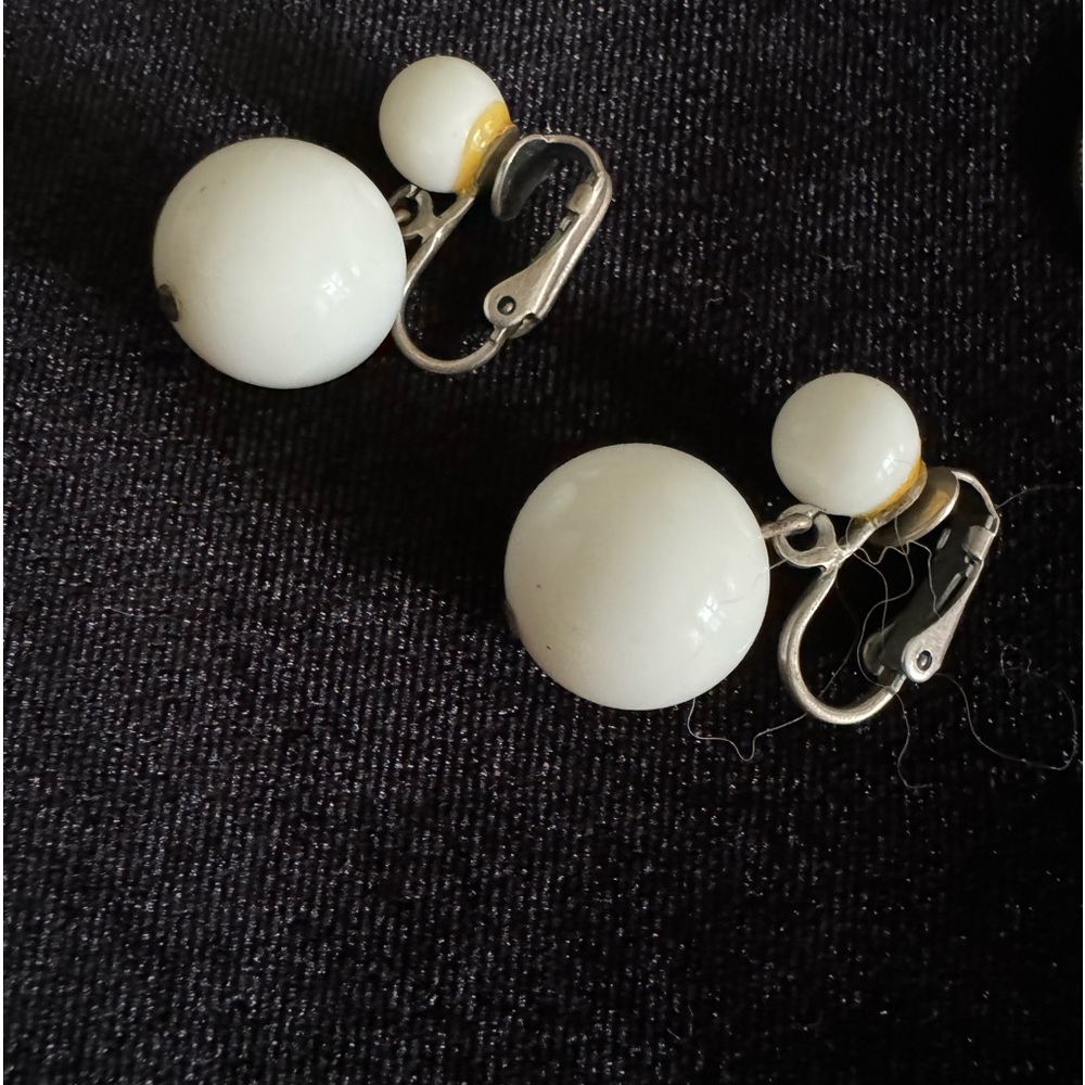 Vintage 1960-1970 Clip On Earrings